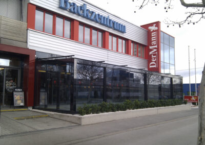 Mann Zentrale (W)